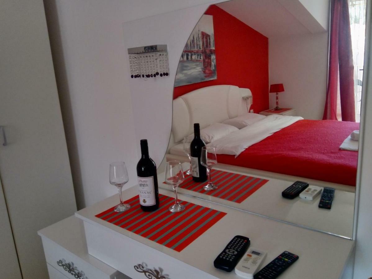 Apartmani M แฮร์เซ็ก-โนวี ภายนอก รูปภาพ